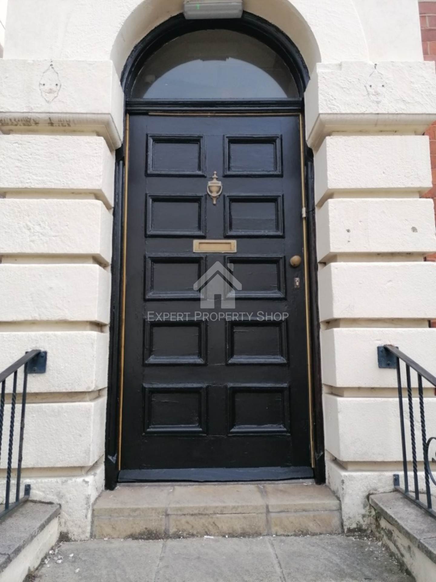 EN-SUITE ROOM AVAILABLE. Room 1, 29 Park St. Worksop., Image 2