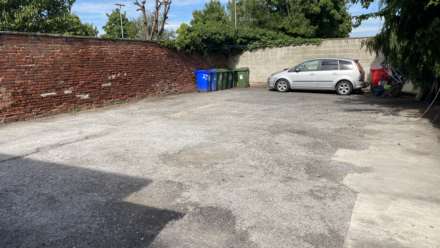 EN-SUITE ROOM AVAILABLE. Room 1, 29 Park St. Worksop., Image 8