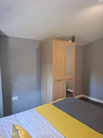 **DOUBLE EN-SUITE ROOM** Park Street.Worksop., Image 3
