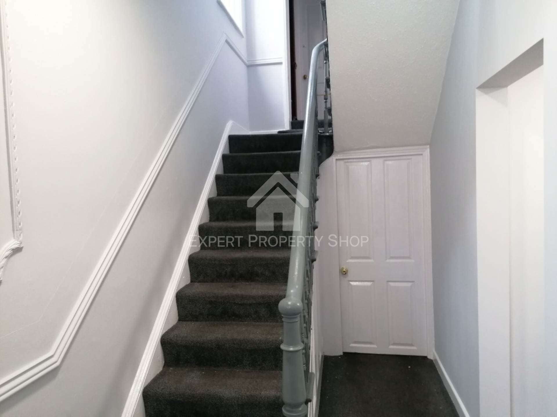 **EN-SUITE ROOM** 29 PARK STREET. WORKSOP., Image 4