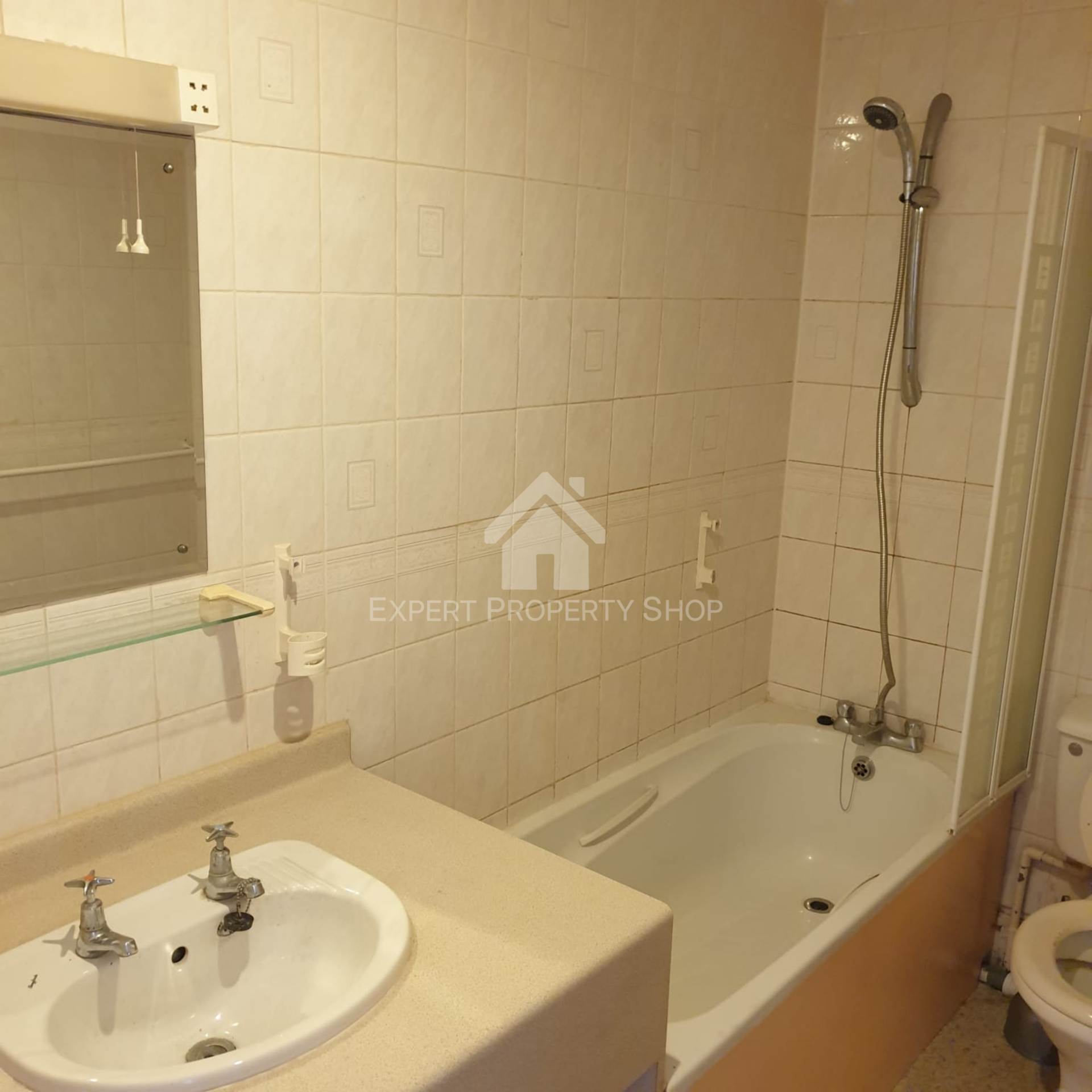 **AVAILABLE NOW**Room 7, 29 Park Street, Worksop, Image 5