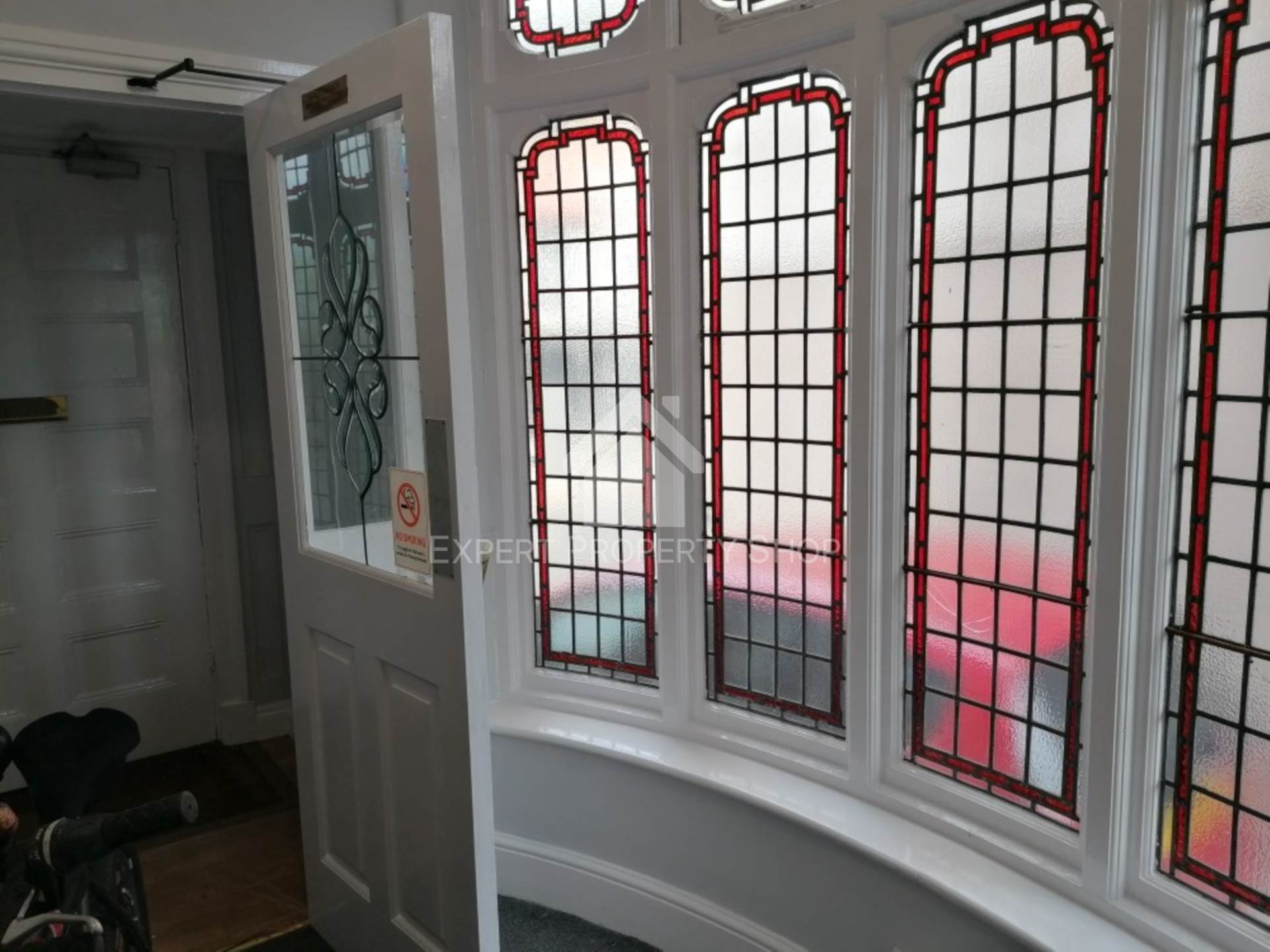 **EN-SUITE ROOM**Room 10. 29 Park Street.Worksop., Image 4