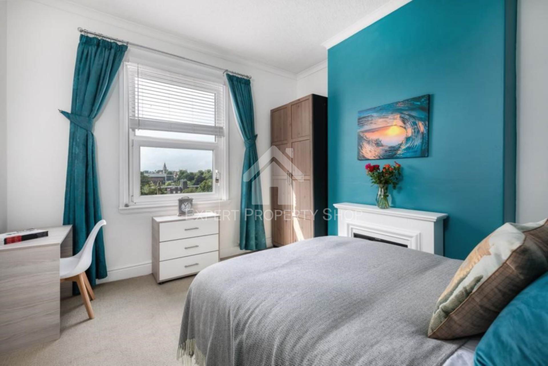 EN-SUITE ROOM.Room 2, 70 Pensbury Road, Darlington, Image 1