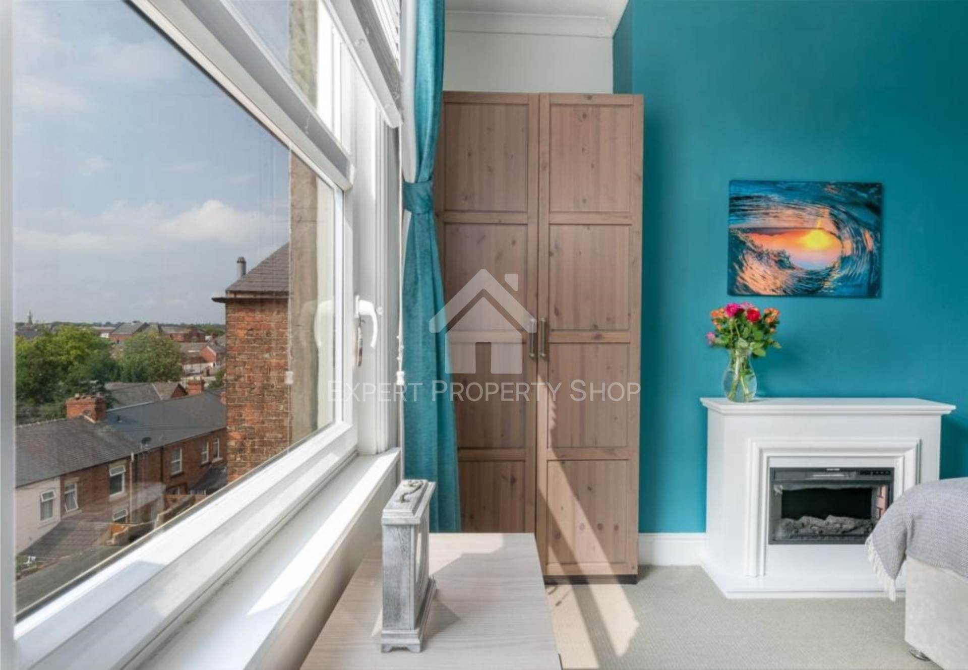 EN-SUITE ROOM.Room 2, 70 Pensbury Road, Darlington, Image 2