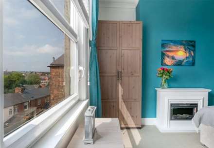 EN-SUITE ROOM.Room 2, 70 Pensbury Road, Darlington, Image 2