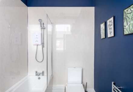 **AVAIALABLE NOW**Room 3, 70 Pensbury Street, Darlington, Image 3