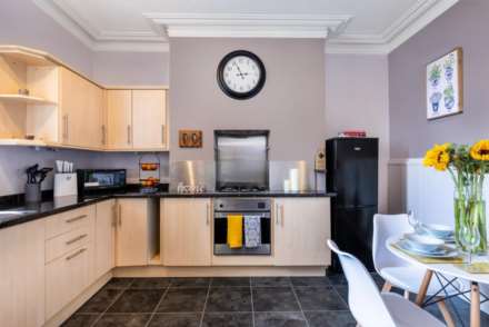 **AVAIALABLE NOW**Room 3, 70 Pensbury Street, Darlington, Image 4