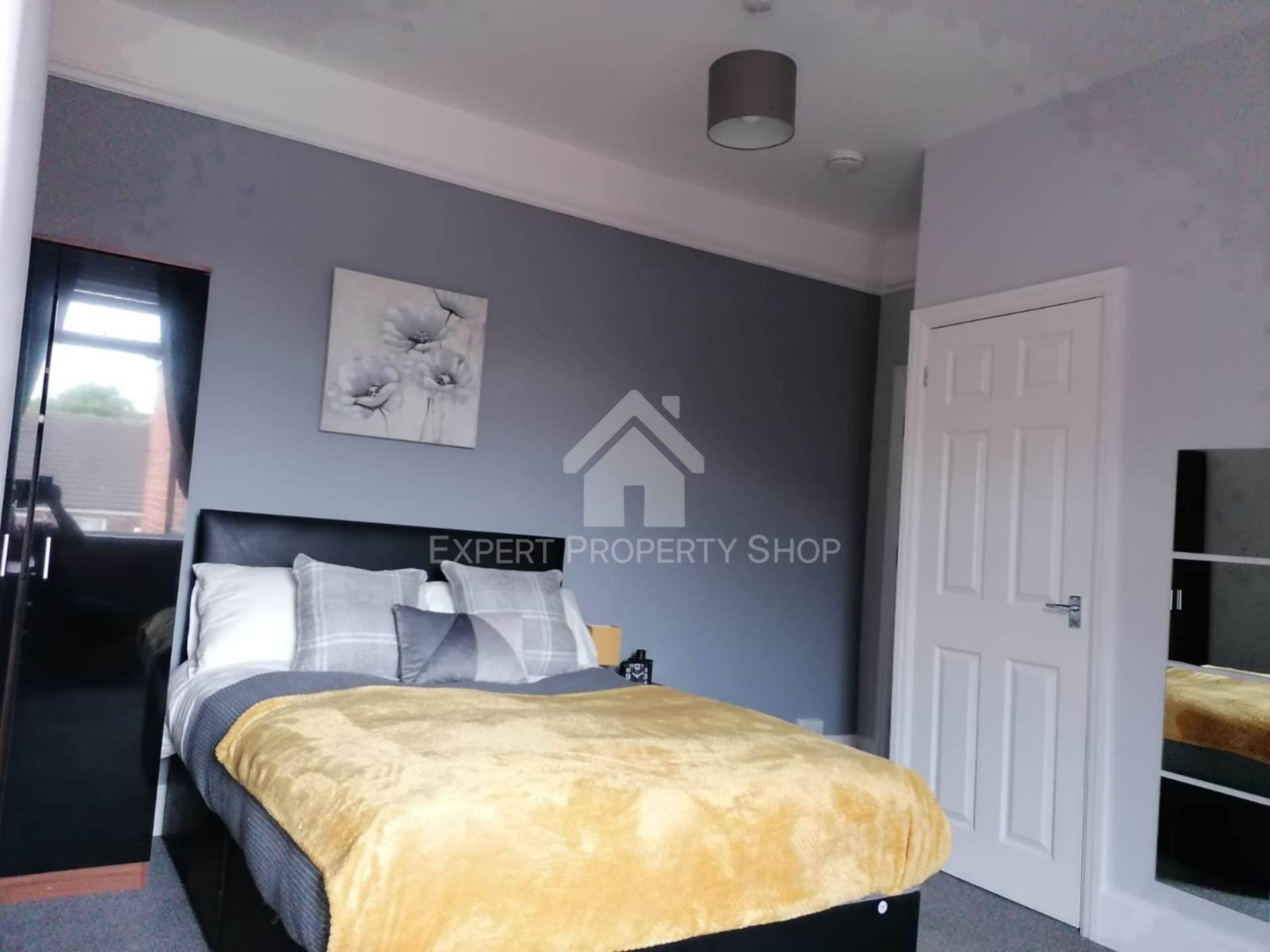 **EN-SUITE ROOM** PERCY STREET, ROTHERHAM., Image 4