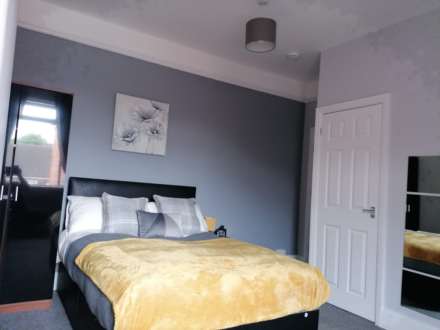 **EN-SUITE ROOM** PERCY STREET, ROTHERHAM., Image 4