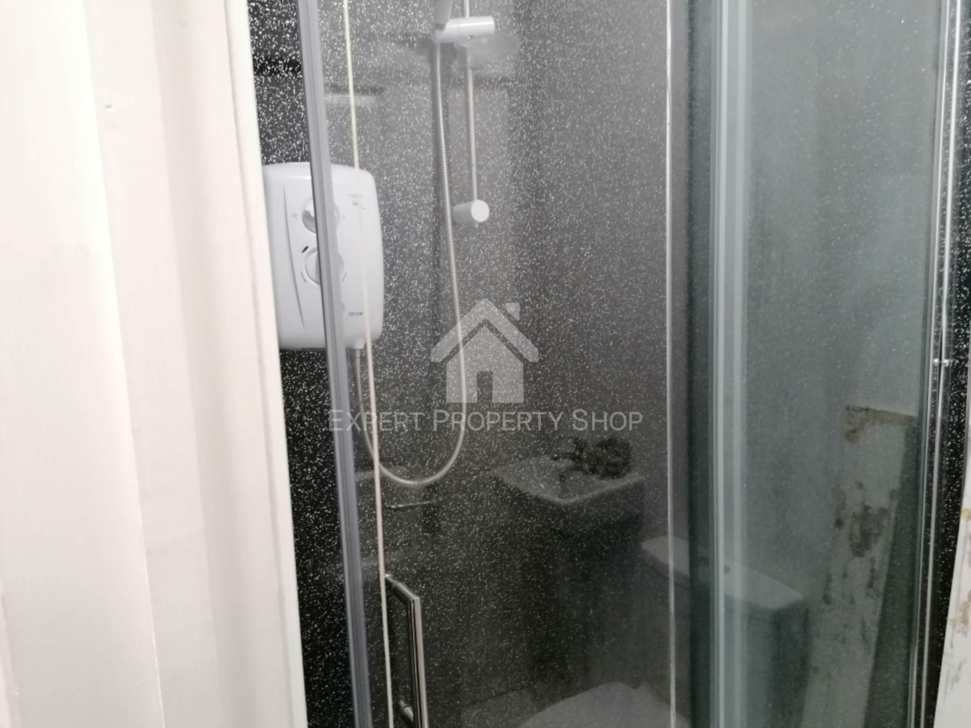 ** ROOM AVAILABLE**Room 3, Garside street. Worksop, Image 4