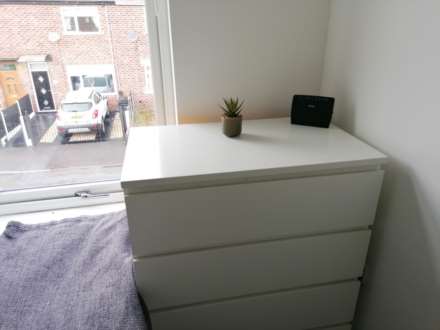 ** ROOM AVAILABLE**Room 3, Garside street. Worksop, Image 2