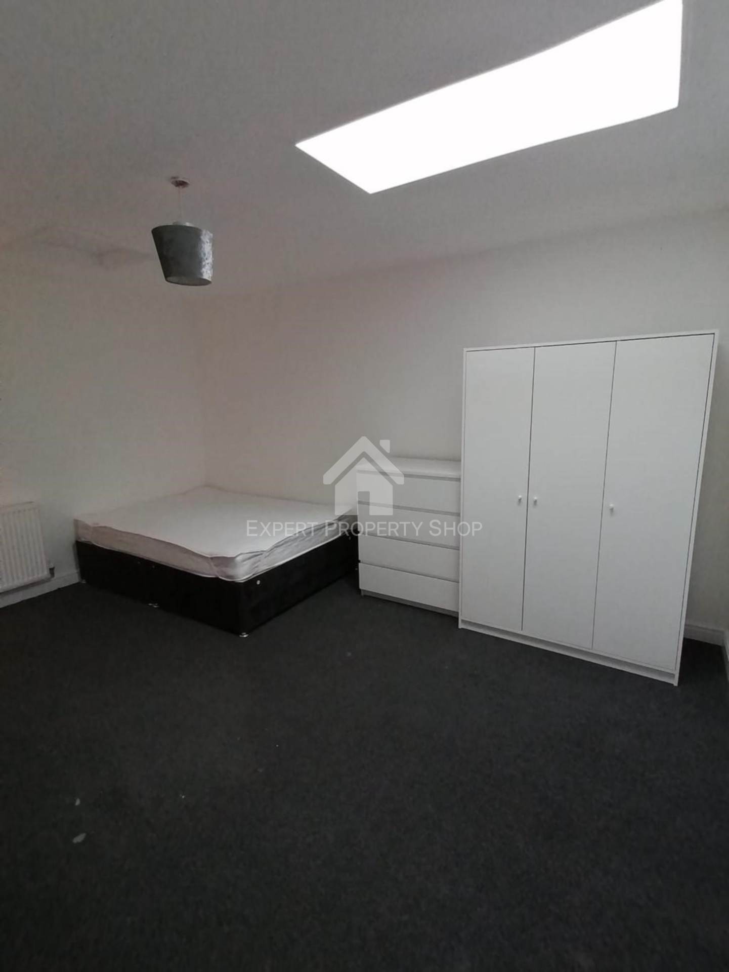**EN-SUITE DOUBLE ROOM**Carlton Road, Worksop, Image 5