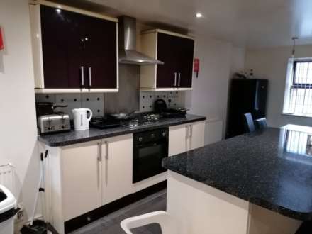 **EN-SUITE DOUBLE ROOM**Carlton Road, Worksop, Image 2