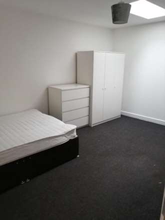 **EN-SUITE DOUBLE ROOM**Carlton Road, Worksop, Image 4