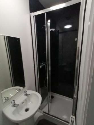 **EN-SUITE DOUBLE ROOM**Carlton Road, Worksop, Image 6
