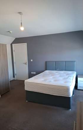 **DOUBLE EN-SUITE ROOM** Newgate Street.Worksop.