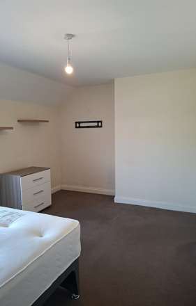 **DOUBLE EN-SUITE ROOM** Newgate Street.Worksop., Image 2