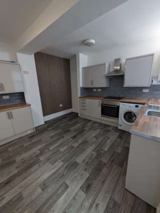 Watson Road Communal Area, Worksop, Image 4