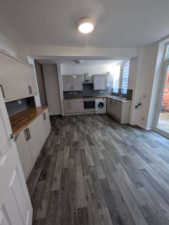 Watson Road Communal Area, Worksop, Image 5