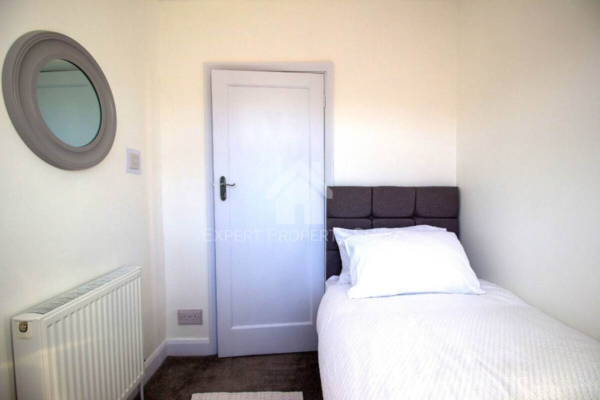 Harlaxton Road, Grantham, Lincolnshire., Image 9
