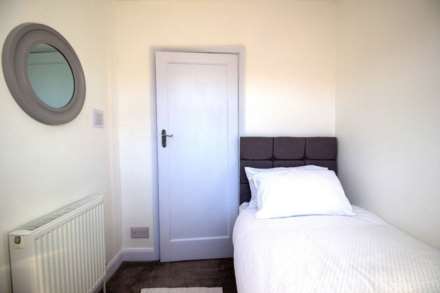 Harlaxton Road, Grantham, Lincolnshire., Image 9