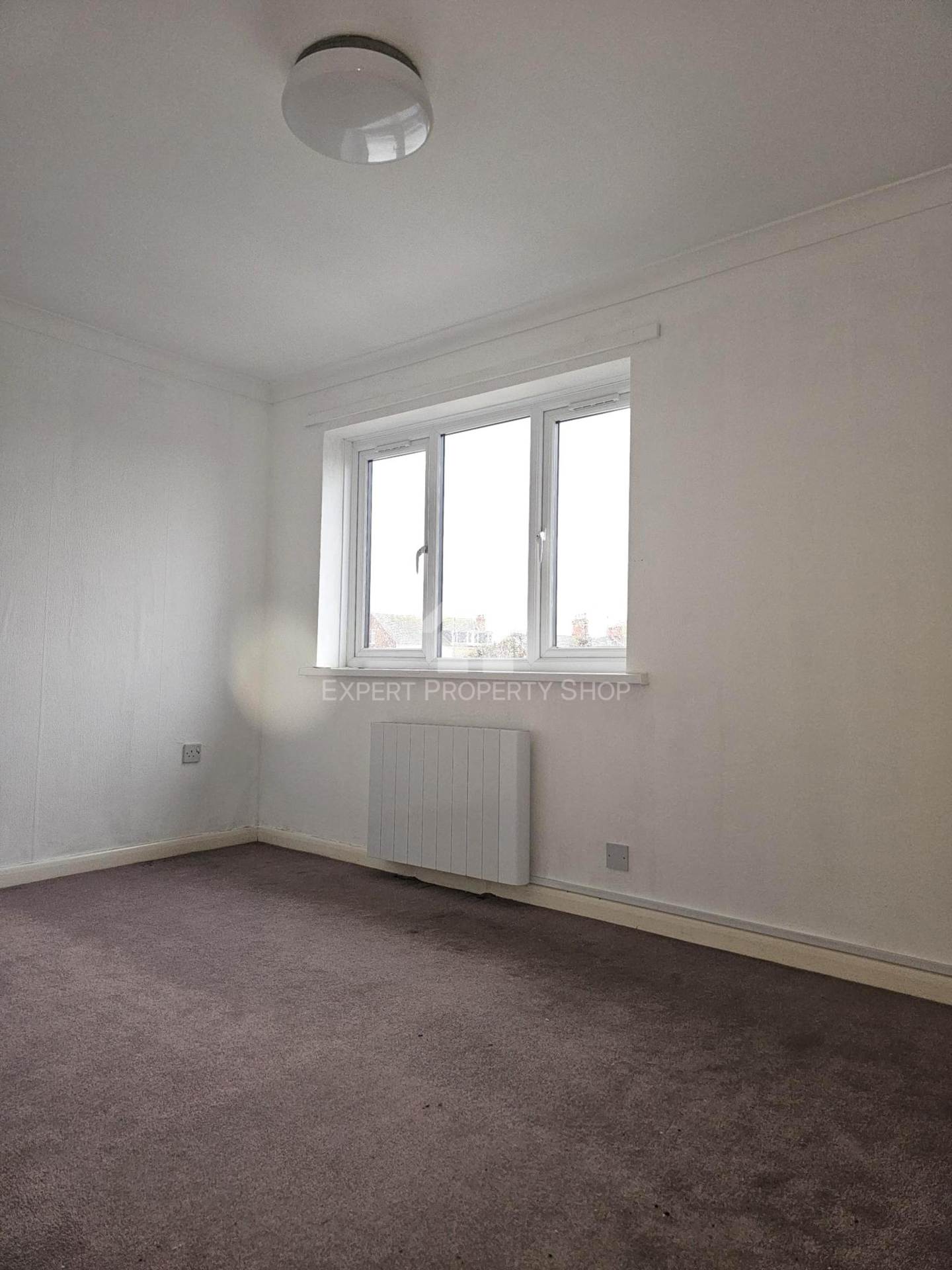 **AVAILABLE NOW**Guernsey Court, Robin Hood Road, Skegness, Image 5