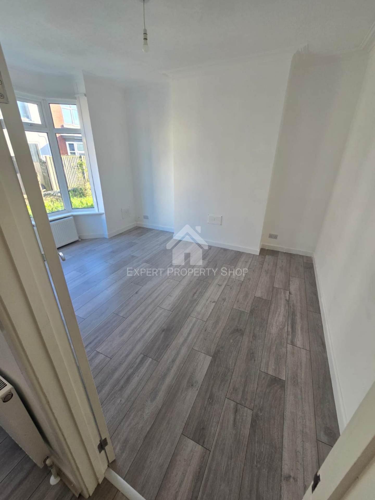 Radcliffe Road, Bentley, Image 3