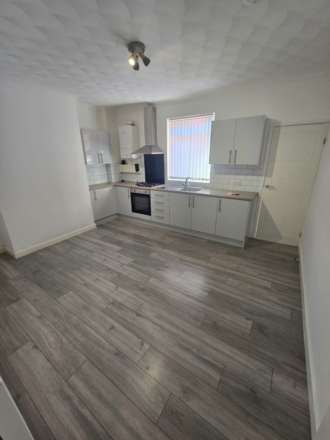 Radcliffe Road, Bentley, Image 4