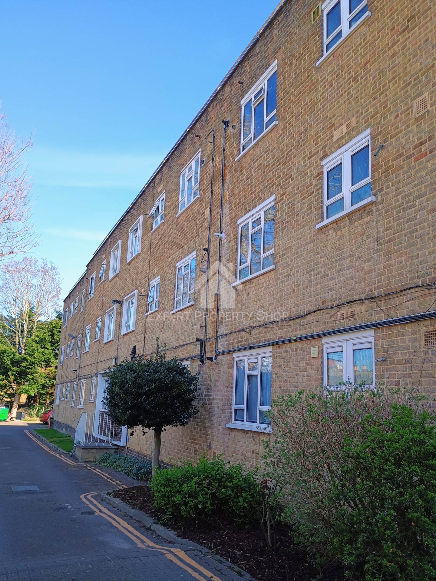 St. James Close, London, Image 1
