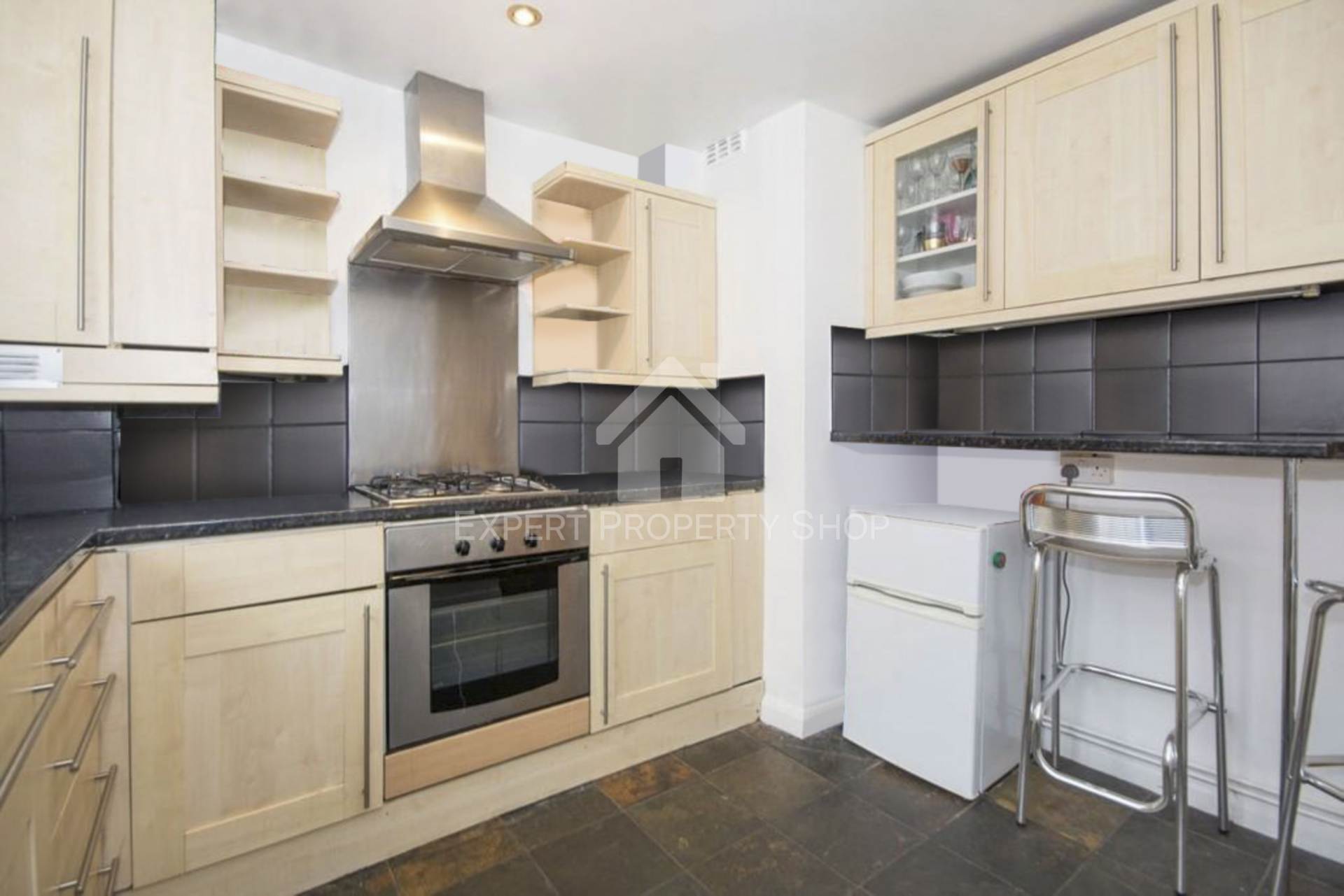St. James Close, London, Image 4