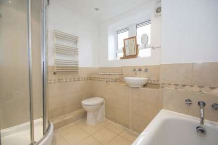 St. James Close, London, Image 7