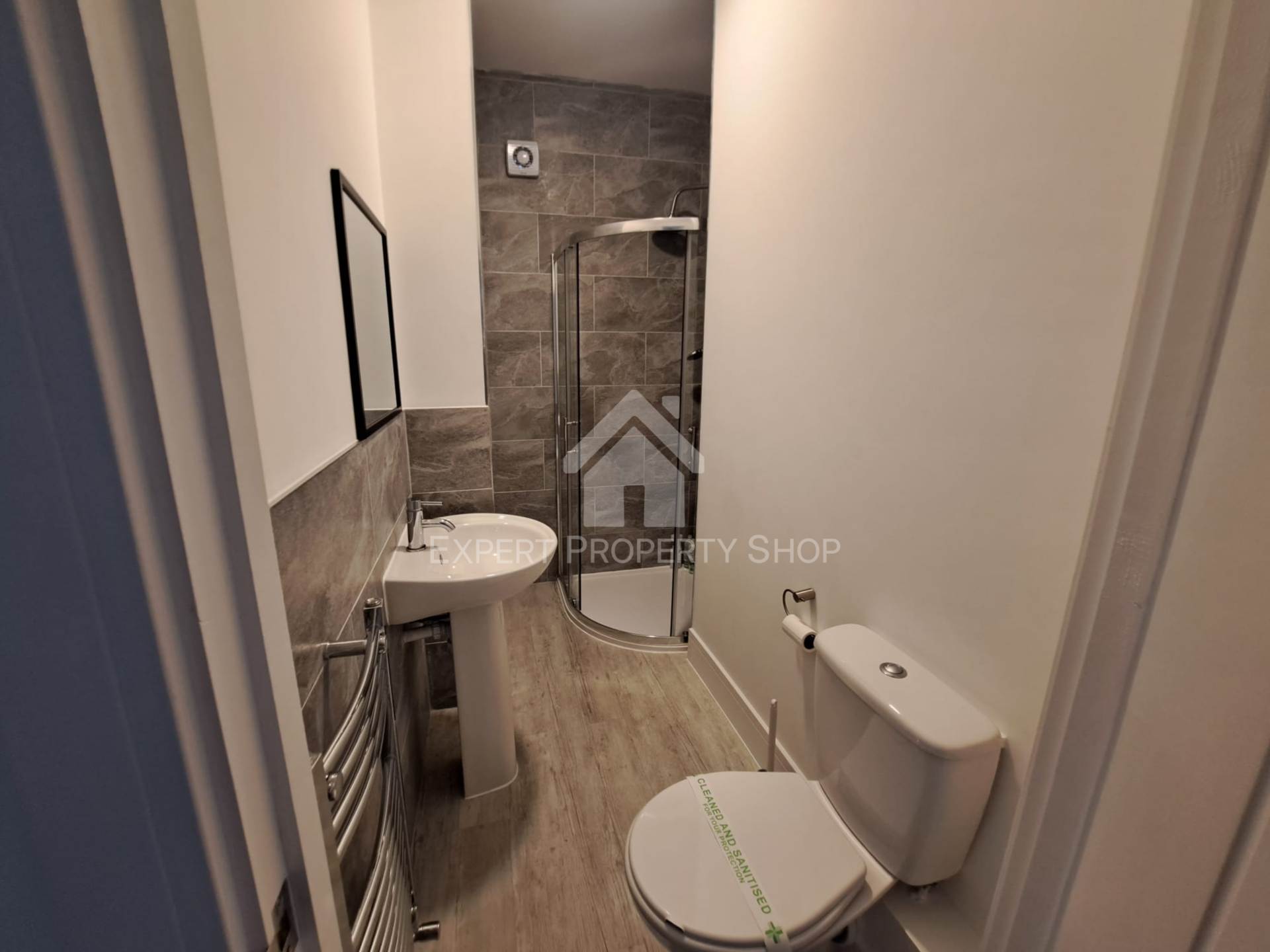 Room 1, 75 Church Street, Creswell, Image 7