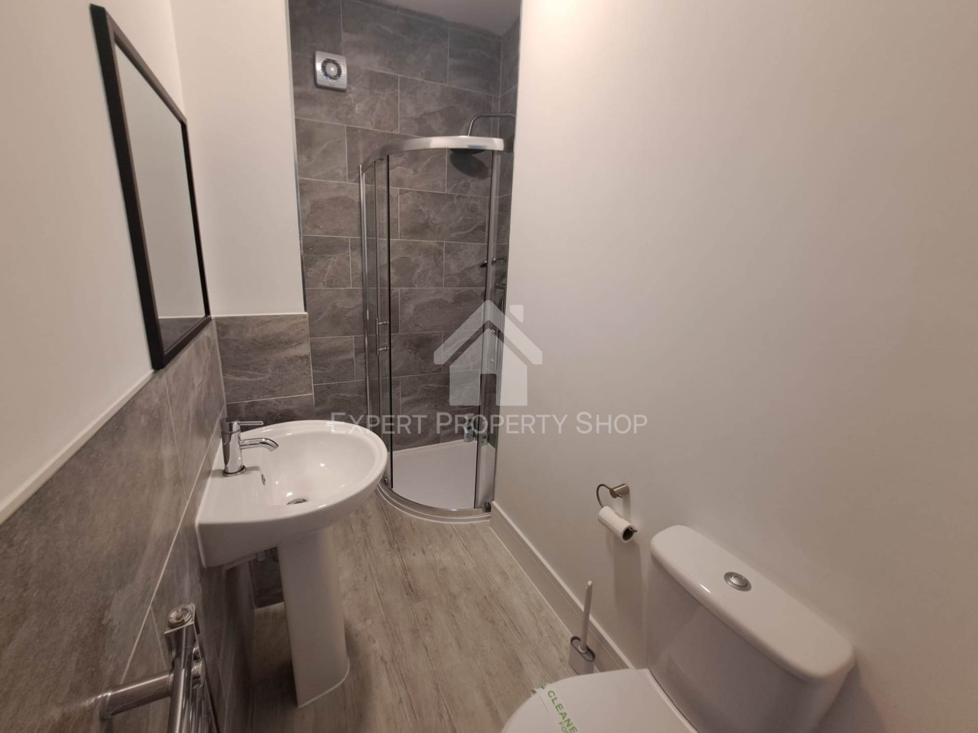 Room 1, 75 Church Street, Creswell, Image 8
