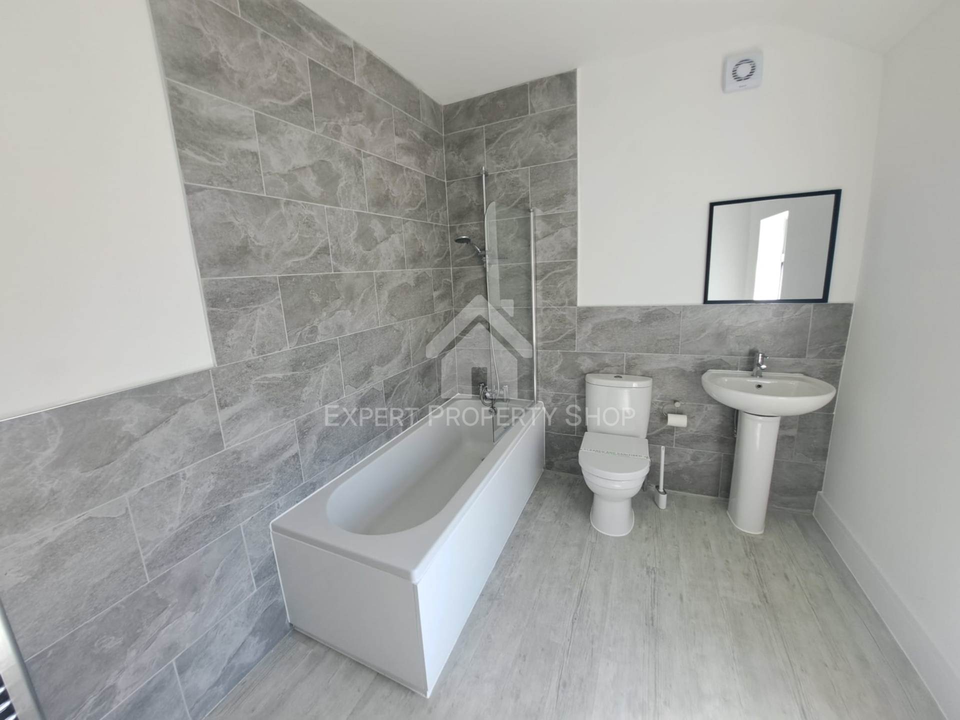 Room 1, 75 Church Street, Creswell, Image 9