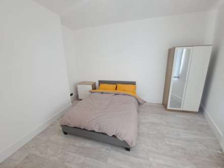 Room 1, 75 Church Street, Creswell, Image 2