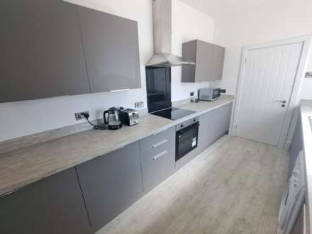 Room 1, 75 Church Street, Creswell, Image 3