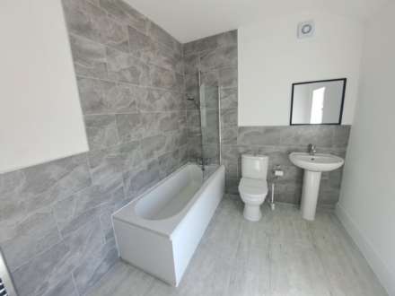Room 1, 75 Church Street, Creswell, Image 9