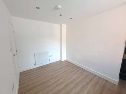 Flat 2, 72 Bridge Street, Worksop, Image 3