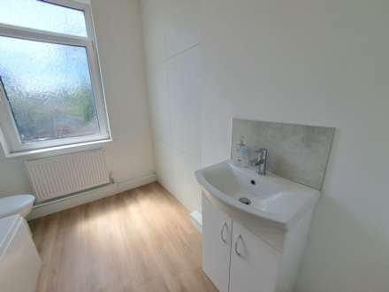 Newcastle Avenue, Worksop, Image 7