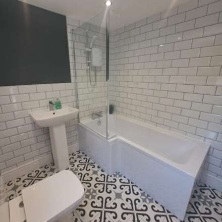 Carlton Road, Worksop, Image 9