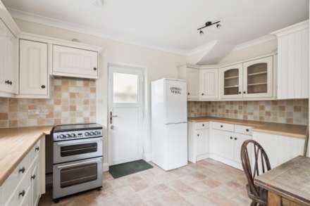 Tring Road, Aylesbury, Image 12