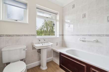 Tring Road, Aylesbury, Image 19