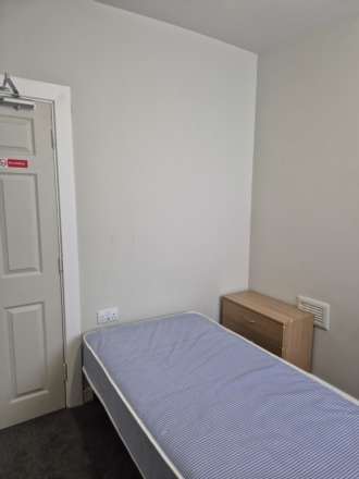 Clinton Street, Worksop, Image 9