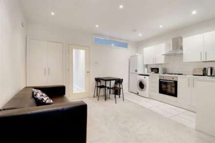 2 Bedroom Flat, Ground floor flat, Portland Road, South Norwood