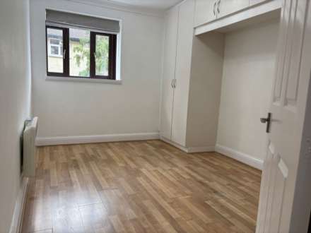 Benhill Wood Road, Sutton, Image 7