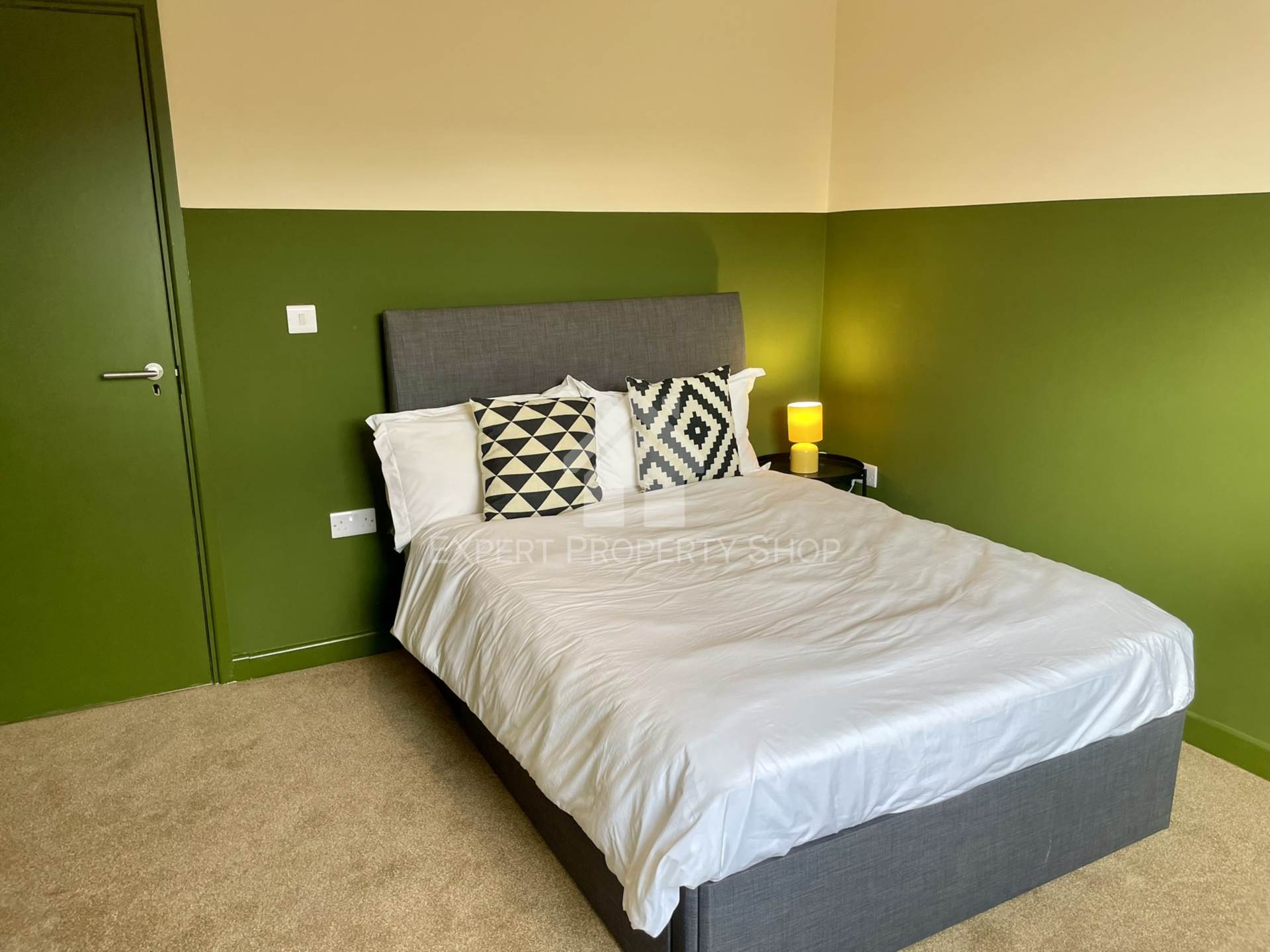 **AVAILABLE NOW**  Room 1,   En-suite Room , Commercial Avenue, Beeston, Image 2