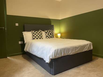 **AVAILABLE NOW**   En-suite Room , Commercial Avenue, Beeston, Image 1