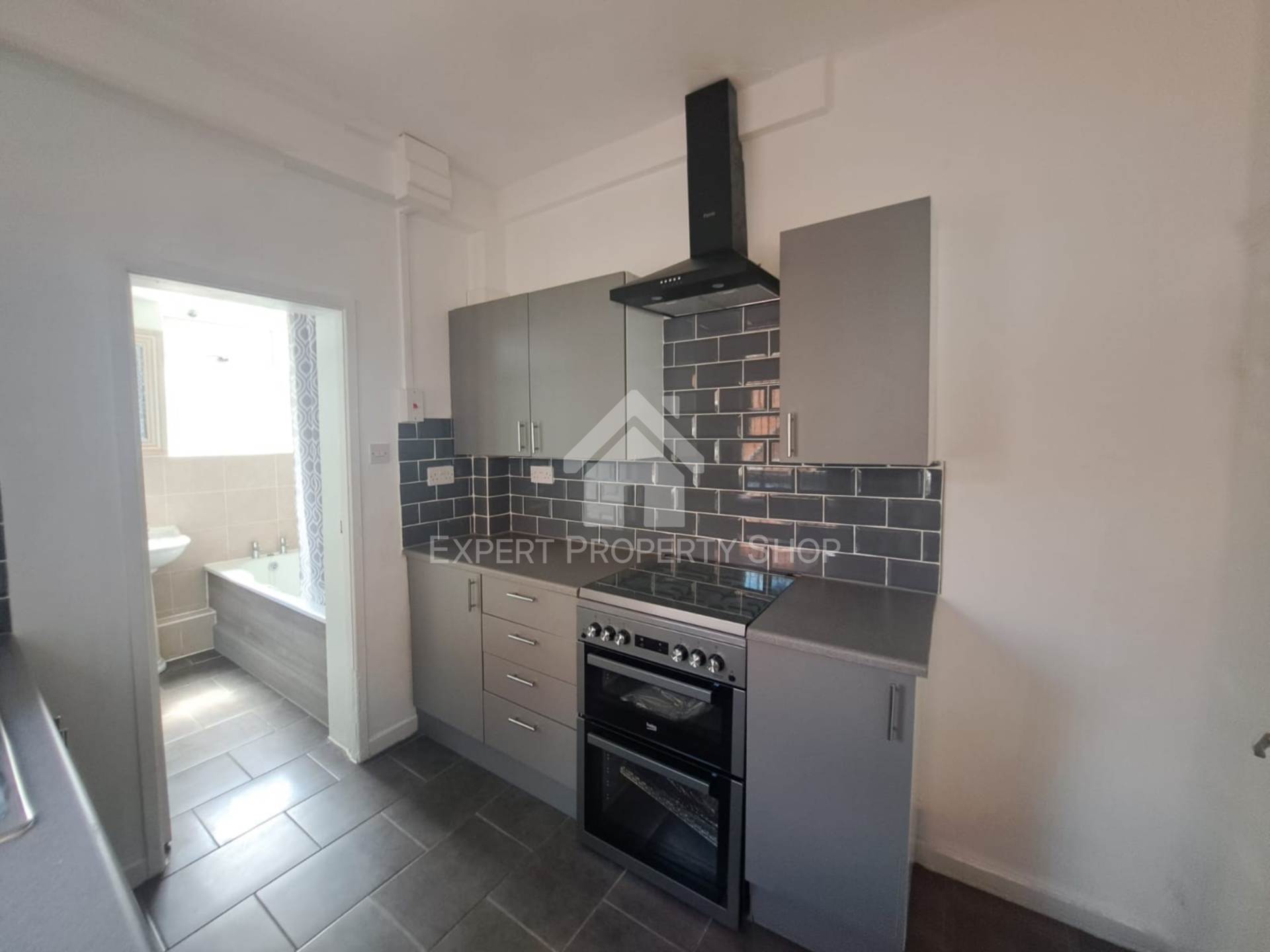 3 BEDROOM HOUSE. 121 Manvers Road. Beighton., Image 1