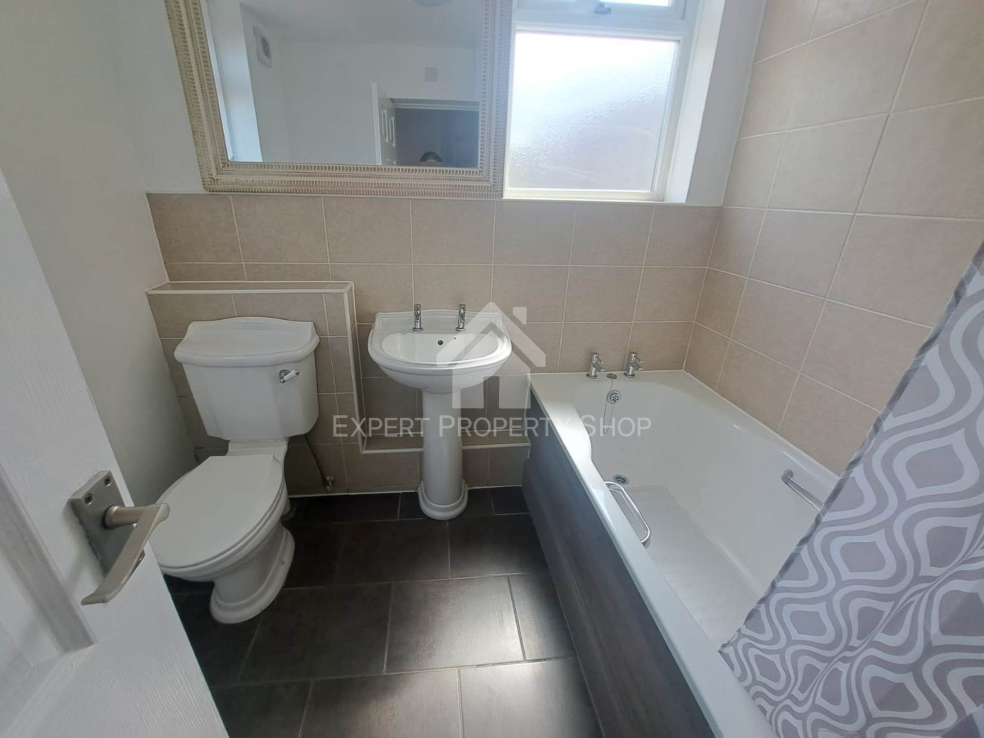 3 BEDROOM HOUSE. 121 Manvers Road. Beighton., Image 3