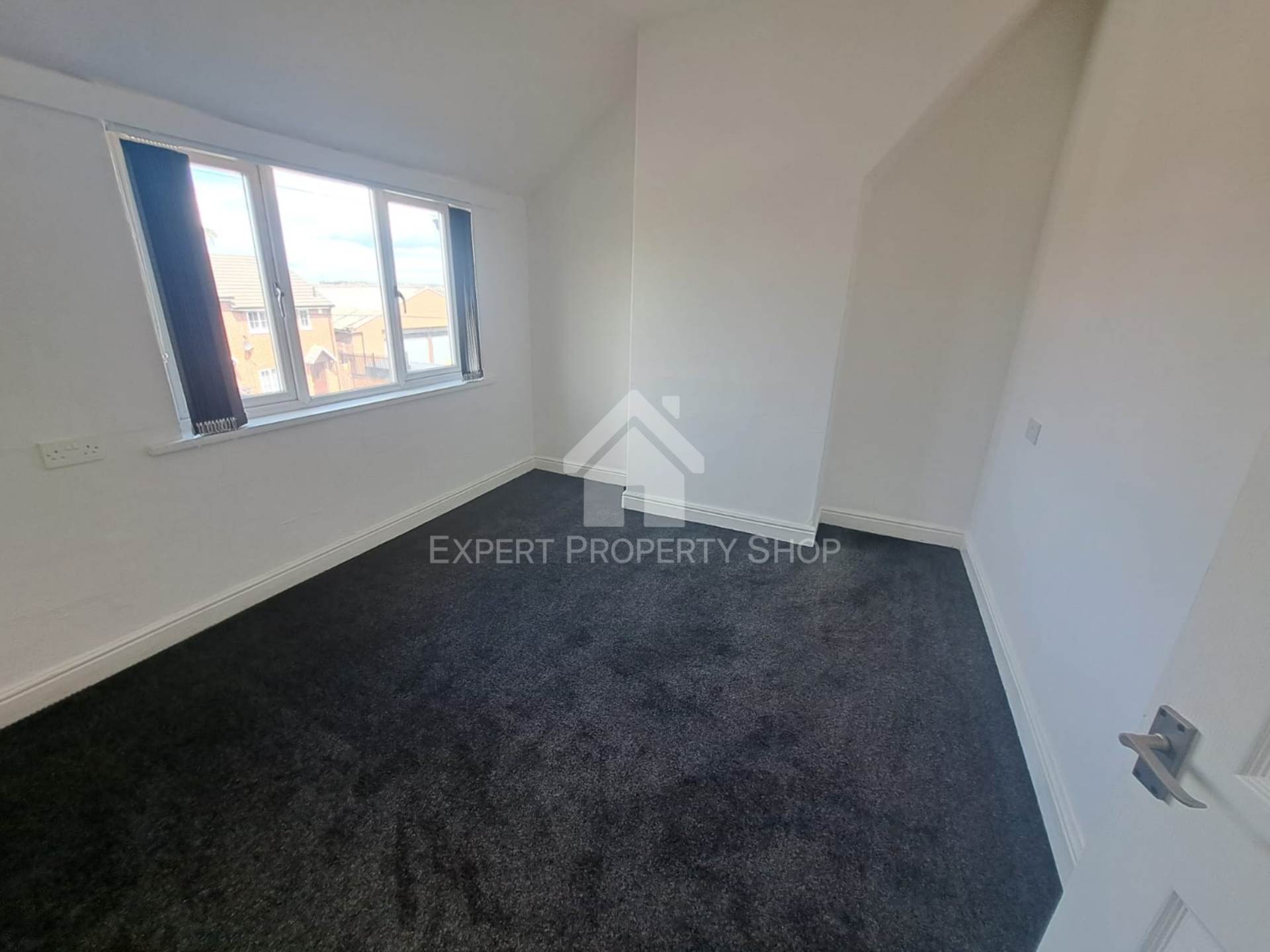 3 BEDROOM HOUSE. 121 Manvers Road. Beighton., Image 7